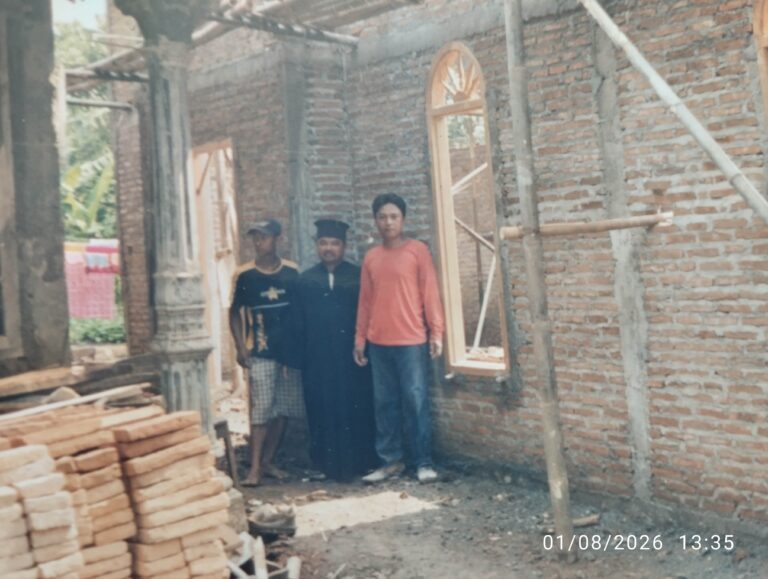 Building an Orthodox church in Krikilan, Indonesia